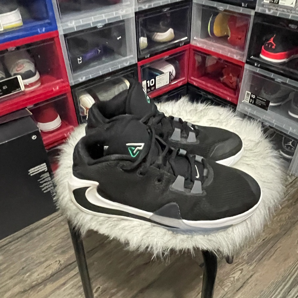 Nike shoes
